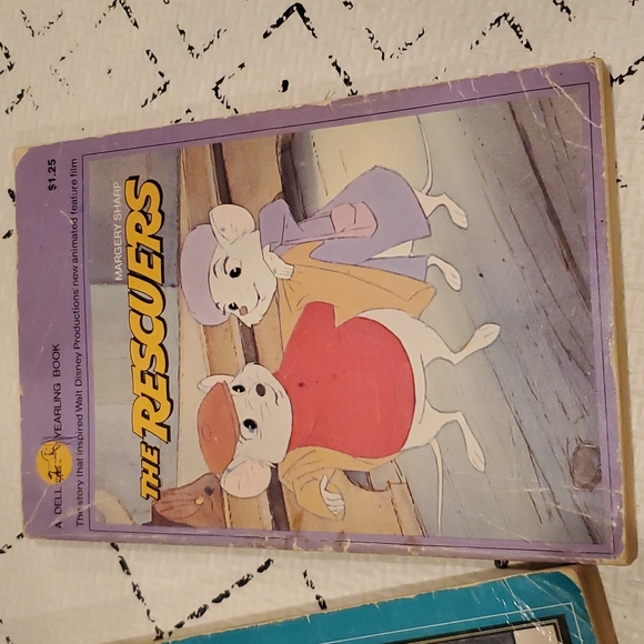 For Sale! Several mouse-y vintage titles, see description! - Picture 4 of 7